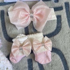 Assortment of bows and beanies!!